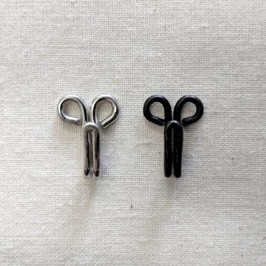 https://www.williamgee.co.uk/wp-content/uploads/2014/01/26F-Brass-Hooks-in-Nickel-Plated-and-Black-William-Gee-Online-388x388.jpg