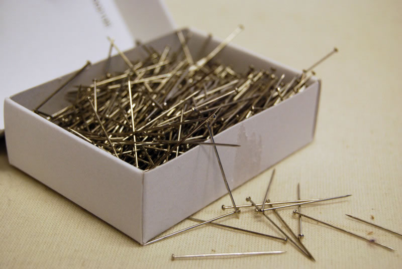 Buy Steel pins and hand needles online at williamgee.co.ukWilliam Gee