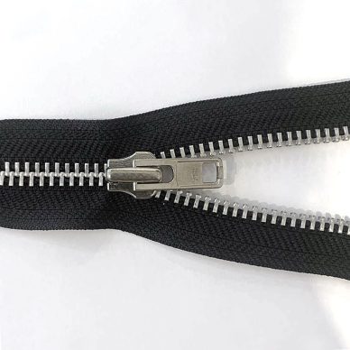 YKK RAC86 Closed Ended Number 8 Metal Zips in Black 580 - William Gee UK