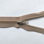 YKK VSO86 No8 OE Vislon Plastic Beige 573 - William Gee UK